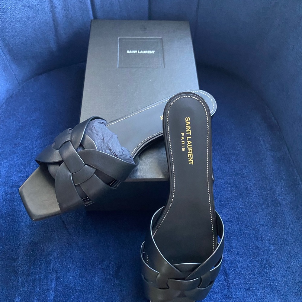 Yves Saint Laurent leather sandal.